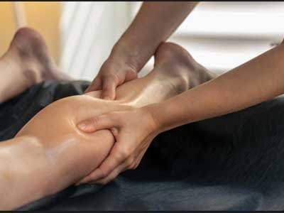Sport massage untuk membantu pemulihan dan relaksasi otot